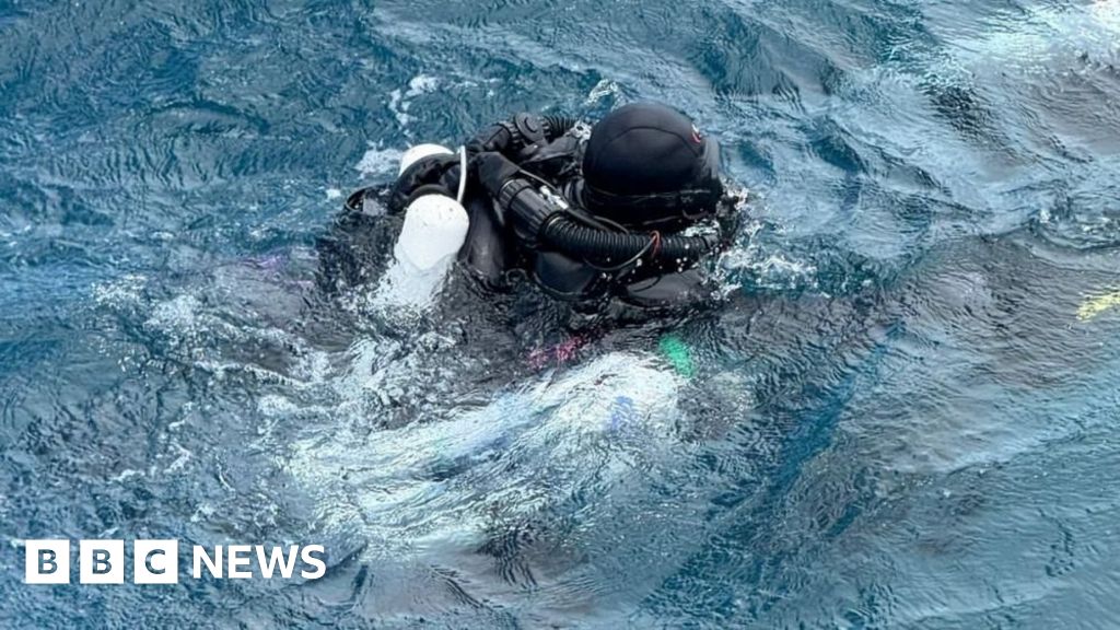 Final two bodies of missing Italians recovered from inside Maldives cave - BBC