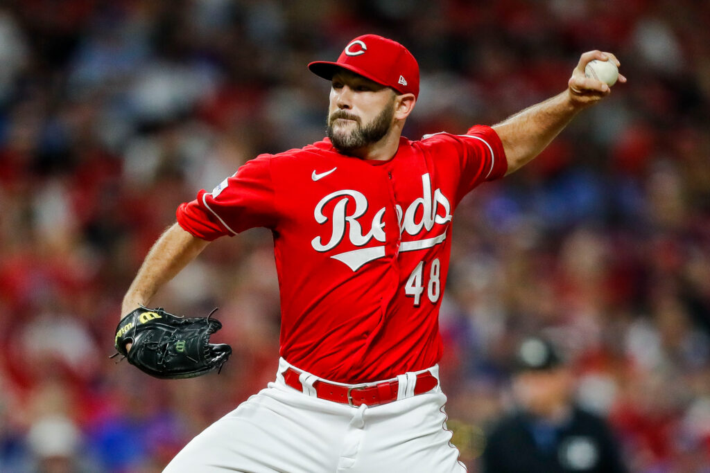Nationals Sign Alex Young To Minor League Deal