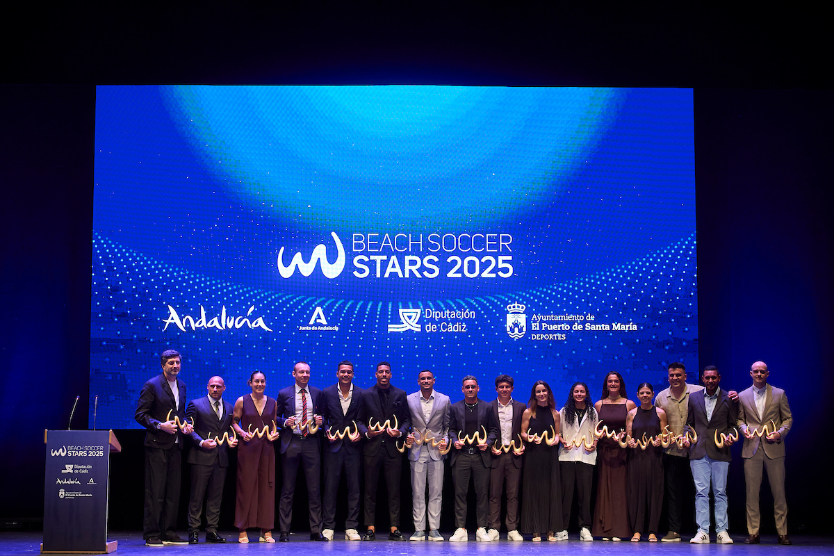 Rodrigo Soares and Andrea Mirón crowned Best Players at the 2025 Beach Soccer Stars Awards – Beach Soccer Worldwide