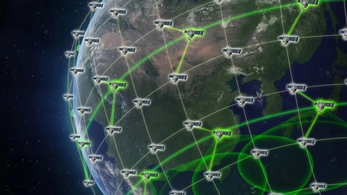 Pentagon's Plans To Track Aircraft From Orbit Accelerated With New $4B SpaceX Deal