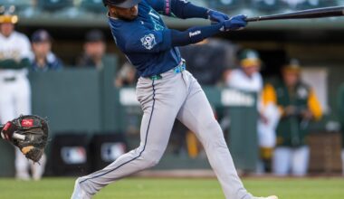 Mariners get 4-1 win over Athletics, ends Kurtz's 48-game on-base streak