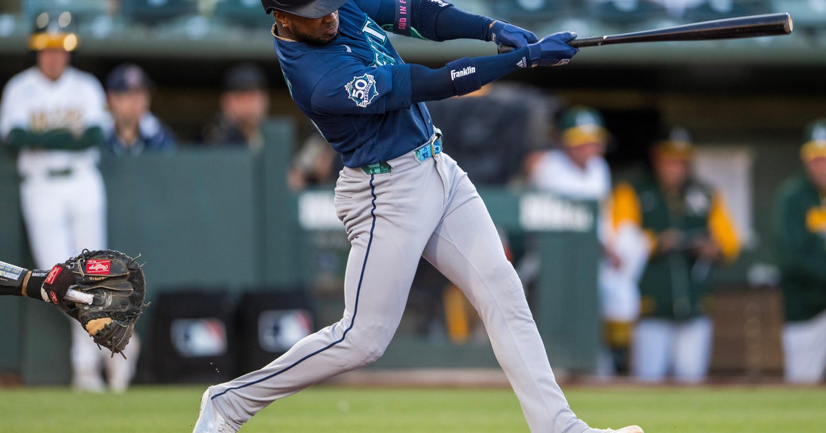 Mariners get 4-1 win over Athletics, ends Kurtz's 48-game on-base streak