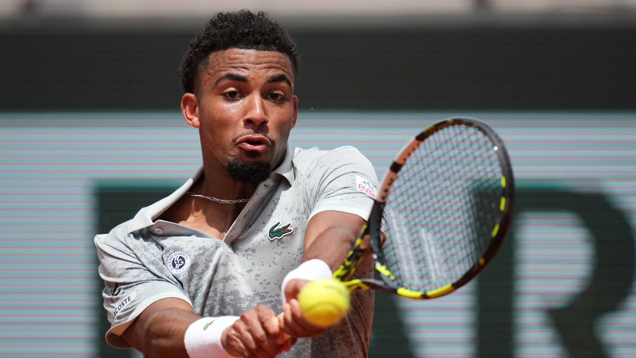 Home hope Arthur Fils withdraws from French Open with hip injury