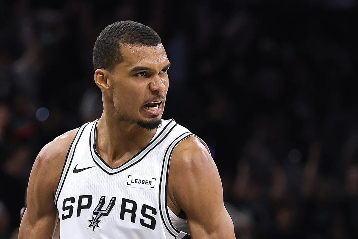 Victor Wembanyama takes over in Game 4 as Spurs run away from Thunder to tie series