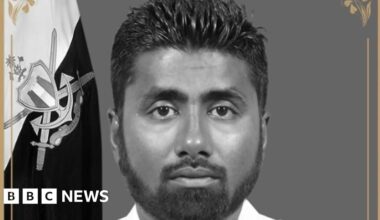 Rescue diver dies during search for bodies of Italians who drowned in Maldives caves - BBC