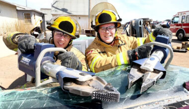 Calgary city councillors undergo firefighter training exercises