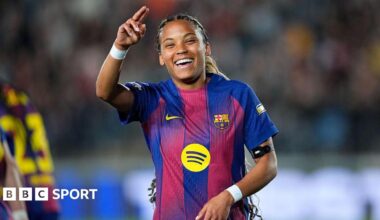 Vicky Lopez celebrates scoring for Barcelona