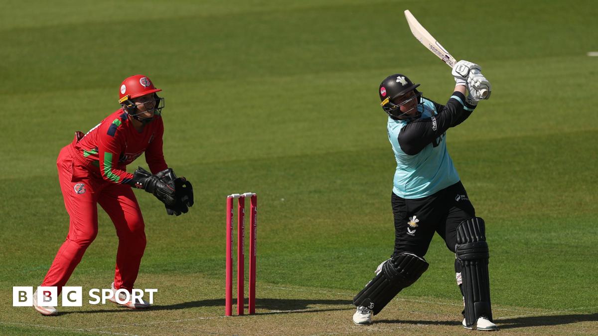 Bryony Smith bats for Surrey against Lancashire Thunder