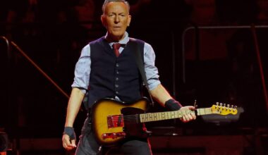 Bruce Springsteen Sings 'Streets of Minneapolis' as 'Late Show’ Ends