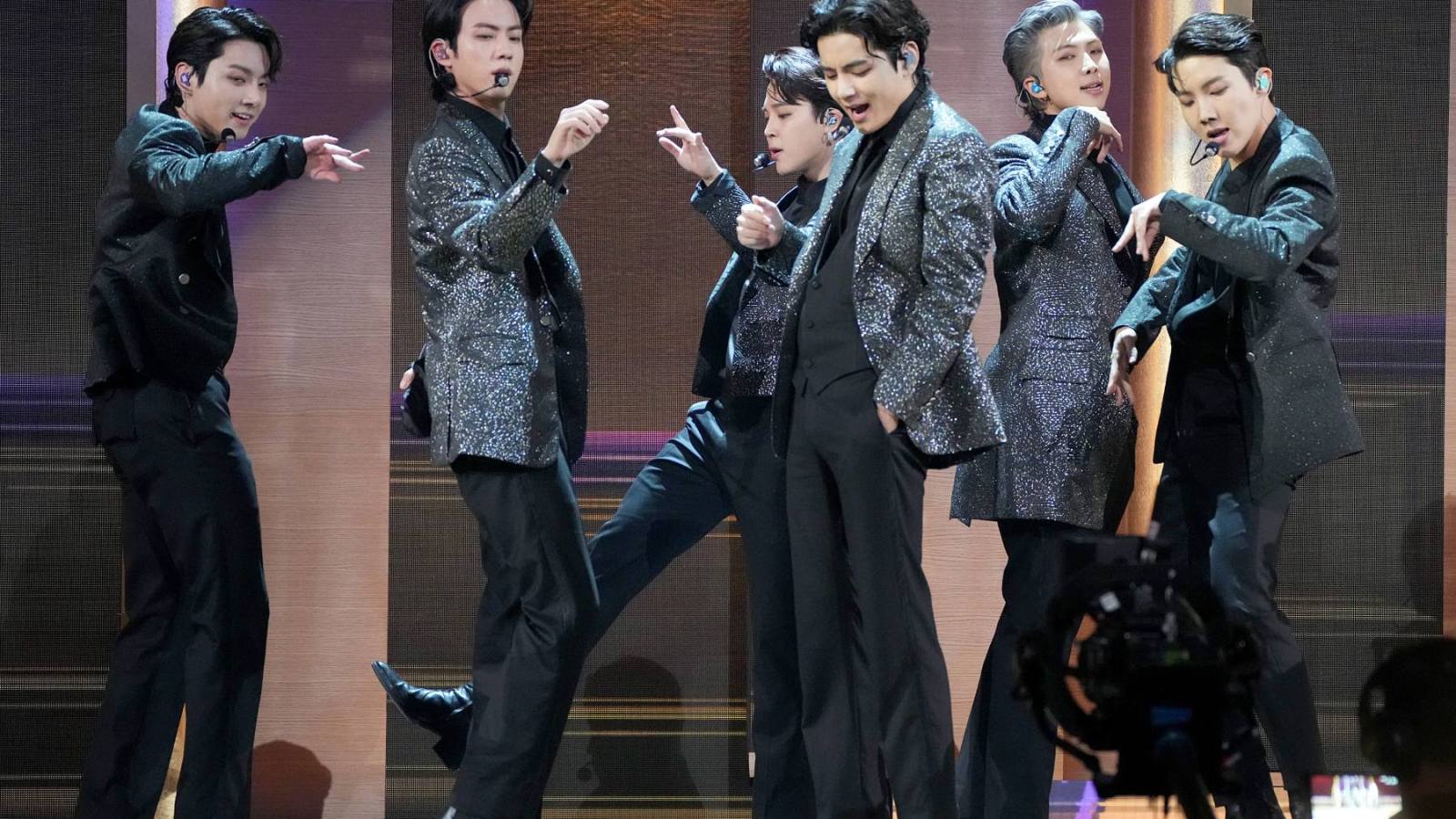 AMAs 2026: Watch BTS Perform 'Hooligan'