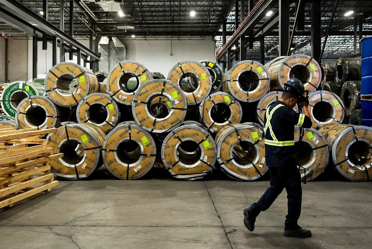 Ottawa gives billion-dollar lifeline to steel and aluminum sectors as Trump tightens tariffs