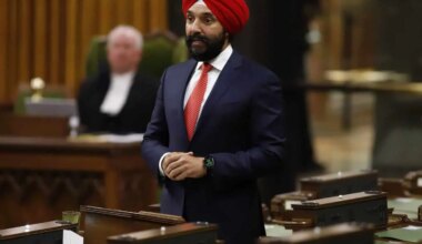 Former Mississauga-Brampton MP enters Ontario Liberal leadership race