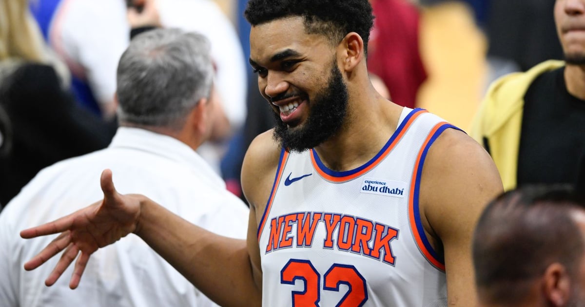 Knicks overwhelm Cavaliers to take 3-0 series lead in NBA playoffs: Live updates, reaction