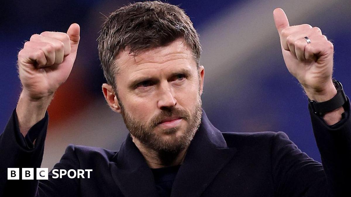Michael Carrick acknowledges Manchester United fans following victory over Everton in February
