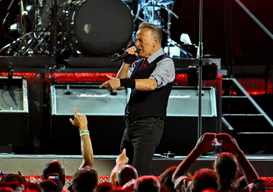 Bruce Springsteen appeared snub former New Jersey Governor Chris Christie of a high-five while performing at the Barclay Center Thursday (AP)