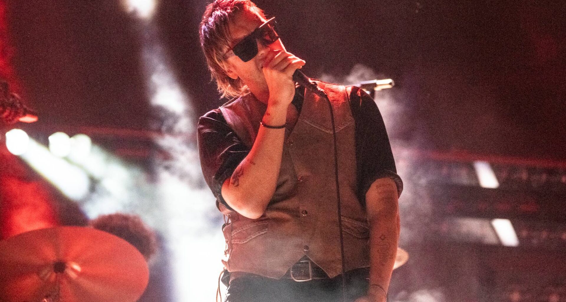 Watch The Strokes give 'Falling Out Of Love' its live debut on 'The Late Show' without Nick Valensi