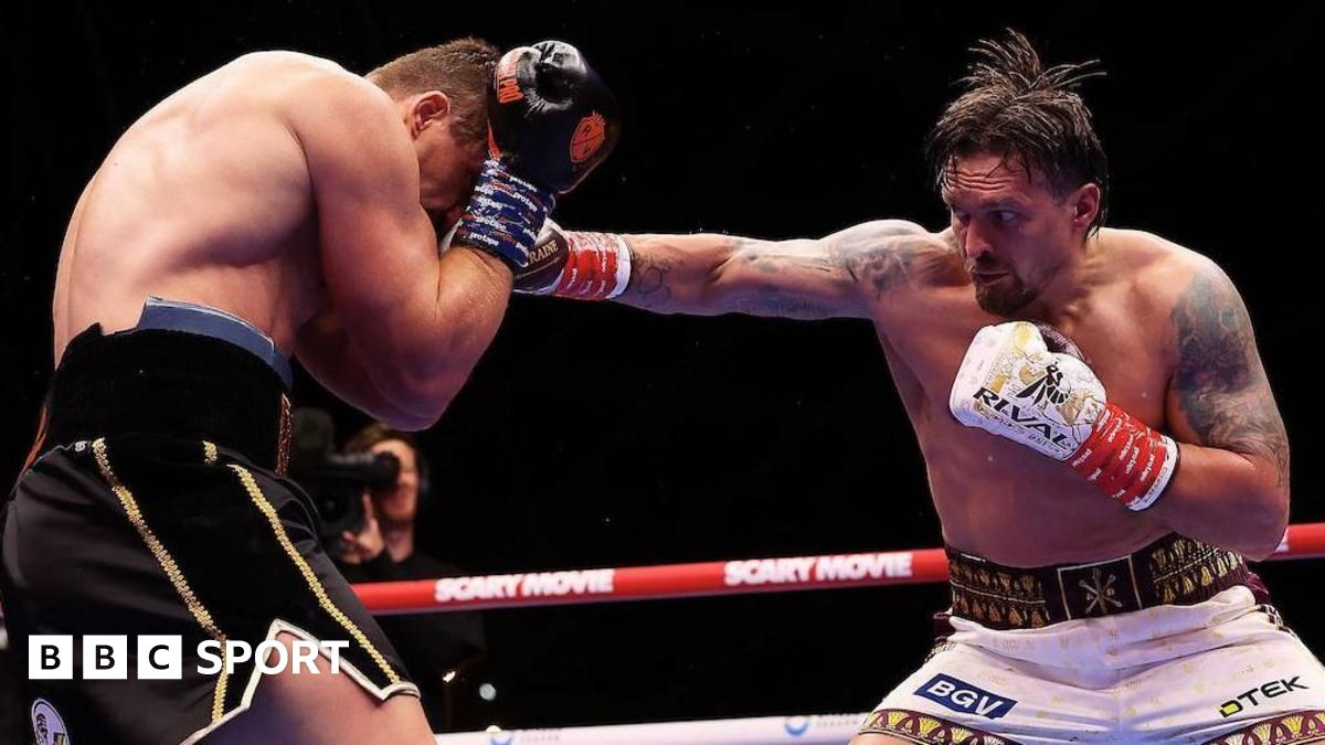 Referee Mark Lyson stops the fight as Oleksandr Usyk walks away