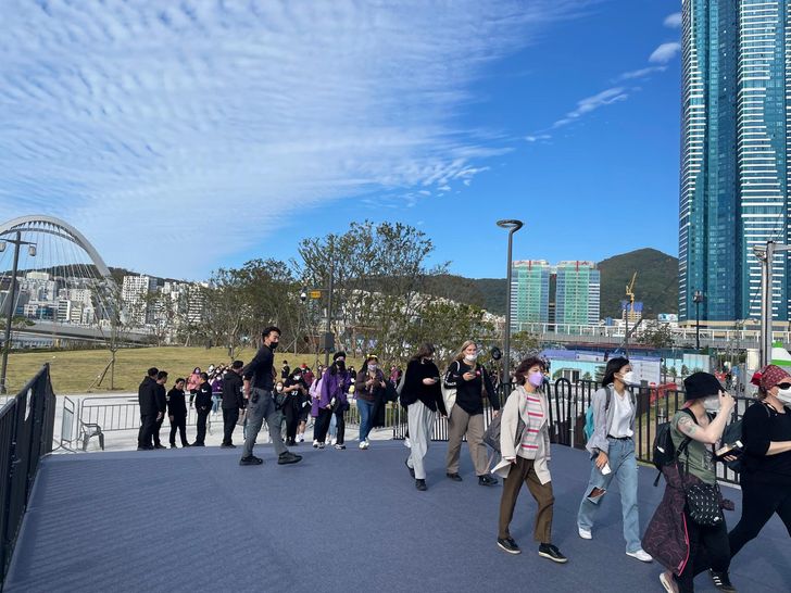 Fans stream in ahead of BTS' concert at the Asiad Main Stadium in Busan, Oct. 15, 2022. Courtesy of Busan Metropolitan Police Agency