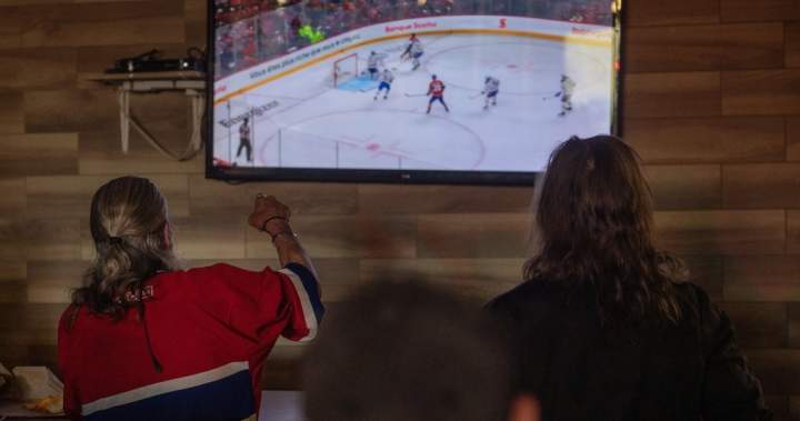 Hockey fever reaches those in Montreal shelters