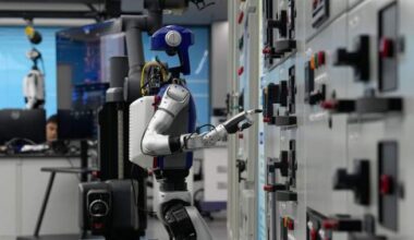 China has outlawed companies from AI-based layoffs. Should Canada follow? - National