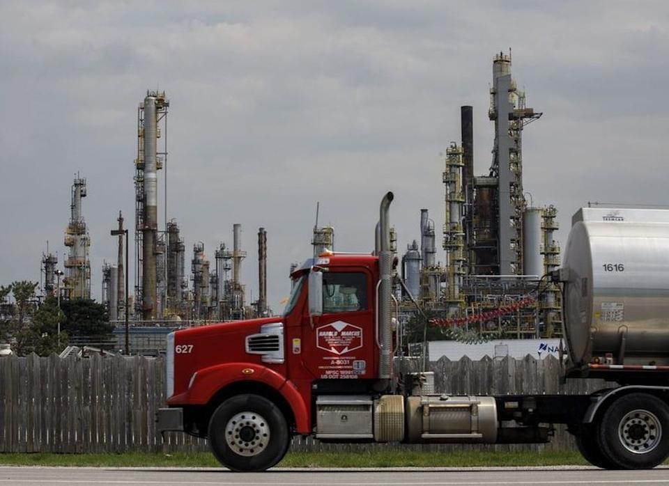 081825-CANADA_OIL