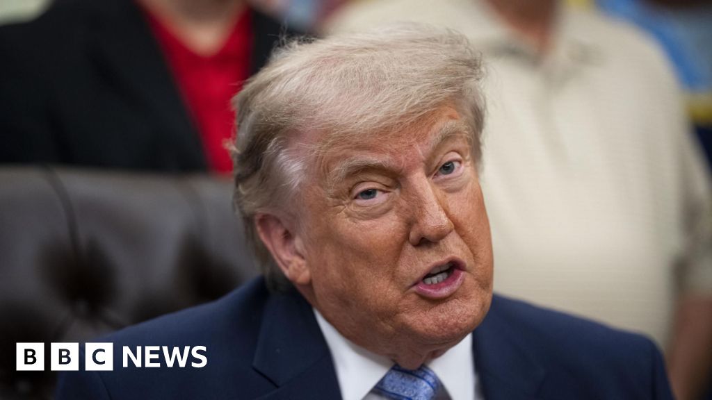 Iran 'getting a lot closer' to agreement with US, Trump says - BBC