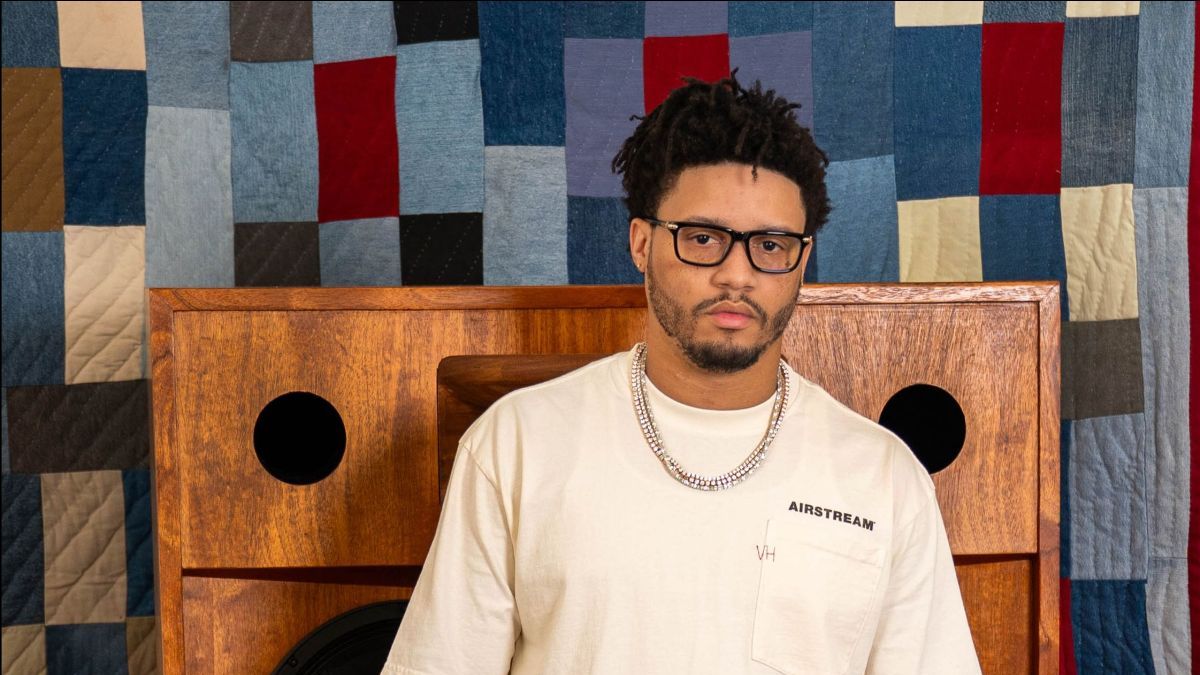 Veeze Returns With Surprise Mixtape
