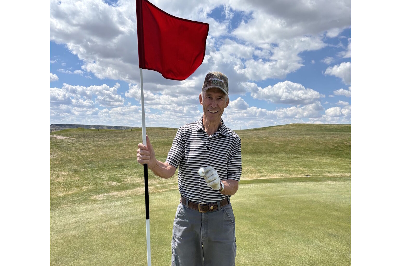 83-year-old golfer sinks ace at Sask Landing Golf Resort - SwiftCurrentOnline.com