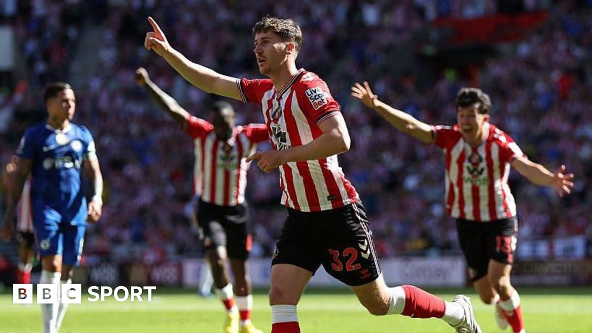Sunderland 2-1 Chelsea: Black Cats qualify for Europa League at Chelsea's expense