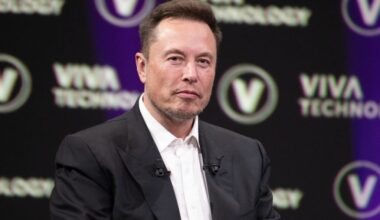 Elon Musk Chimes In As Delta Picks Amazon Leo Over Starlink: They Wanted To Make It 'Painful, Difficult And Expensive'