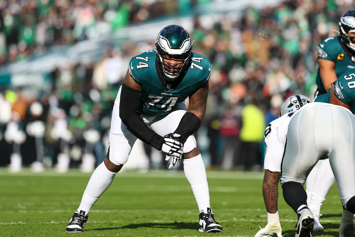NFL star facing claims he kicked out girlfriend at 8 months pregnant