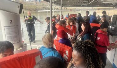 Edmonton Queen riverboat gets stuck on Mother’s Day cruise, about 200 people evacuated