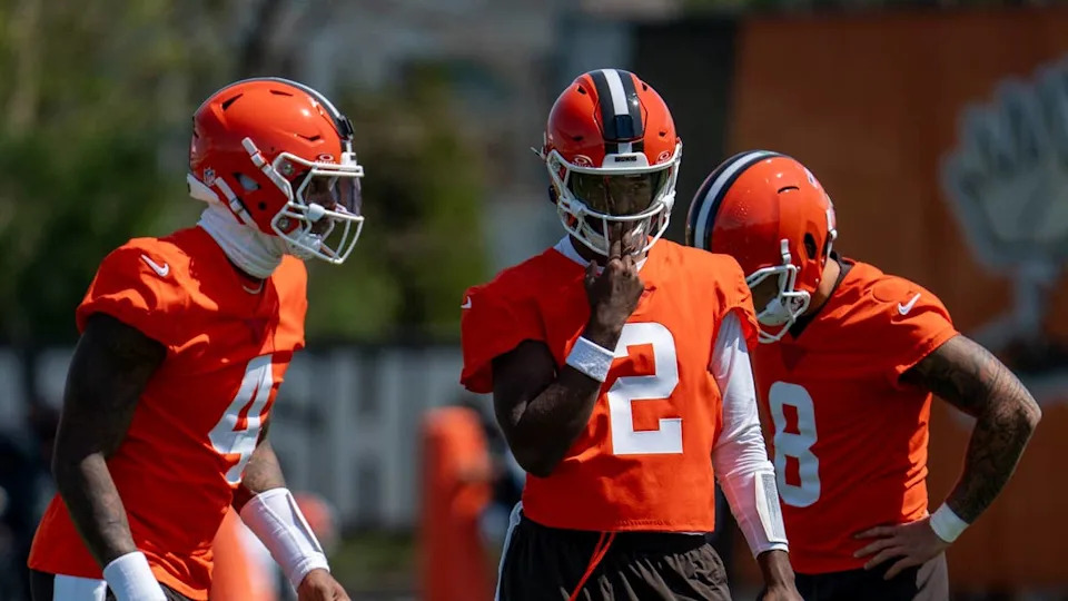 Quarterbacks <a class="link " href="https://sports.yahoo.com/nfl/players/30125/" data-i13n="sec:content-canvas;subsec:anchor_text;elm:context_link" data-ylk="slk:Deshaun Watson;sec:content-canvas;subsec:anchor_text;elm:context_link;itc:0" data-yga="{"yLinkElement":"context_link","yModuleName":"content-canvas","yLinkText":"Deshaun Watson","ySubModuleName":"anchor_text","yHasCommerce":false}">Deshaun Watson</a>, <a class="link " href="https://sports.yahoo.com/nfl/players/41930/" data-i13n="sec:content-canvas;subsec:anchor_text;elm:context_link" data-ylk="slk:Shedeur Sanders;sec:content-canvas;subsec:anchor_text;elm:context_link;itc:0" data-yga="{"yLinkElement":"context_link","yModuleName":"content-canvas","yLinkText":"Shedeur Sanders","ySubModuleName":"anchor_text","yHasCommerce":false}">Shedeur Sanders</a> and <a class="link " href="https://sports.yahoo.com/nfl/players/41861/" data-i13n="sec:content-canvas;subsec:anchor_text;elm:context_link" data-ylk="slk:Dillon Gabriel;sec:content-canvas;subsec:anchor_text;elm:context_link;itc:0" data-yga="{"yLinkElement":"context_link","yModuleName":"content-canvas","yLinkText":"Dillon Gabriel","ySubModuleName":"anchor_text","yHasCommerce":false}">Dillon Gabriel</a> practice together at the Browns mini camp in Berea on April 21, 2026.© Lisa Scalfaro &sol; USA TODAY NETWORK via Imagn Images