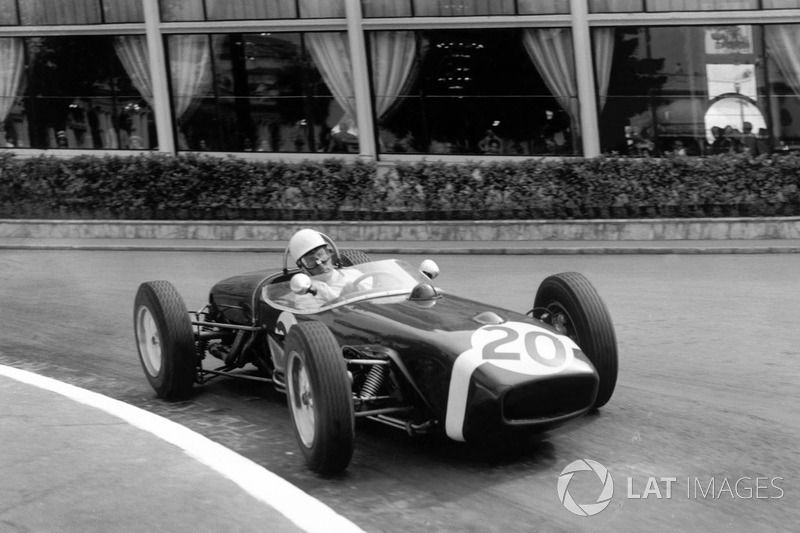 Having starred in our top 10 F1 drivers of the 1950s, this format hurts Moss on where he ranks in the 1960s