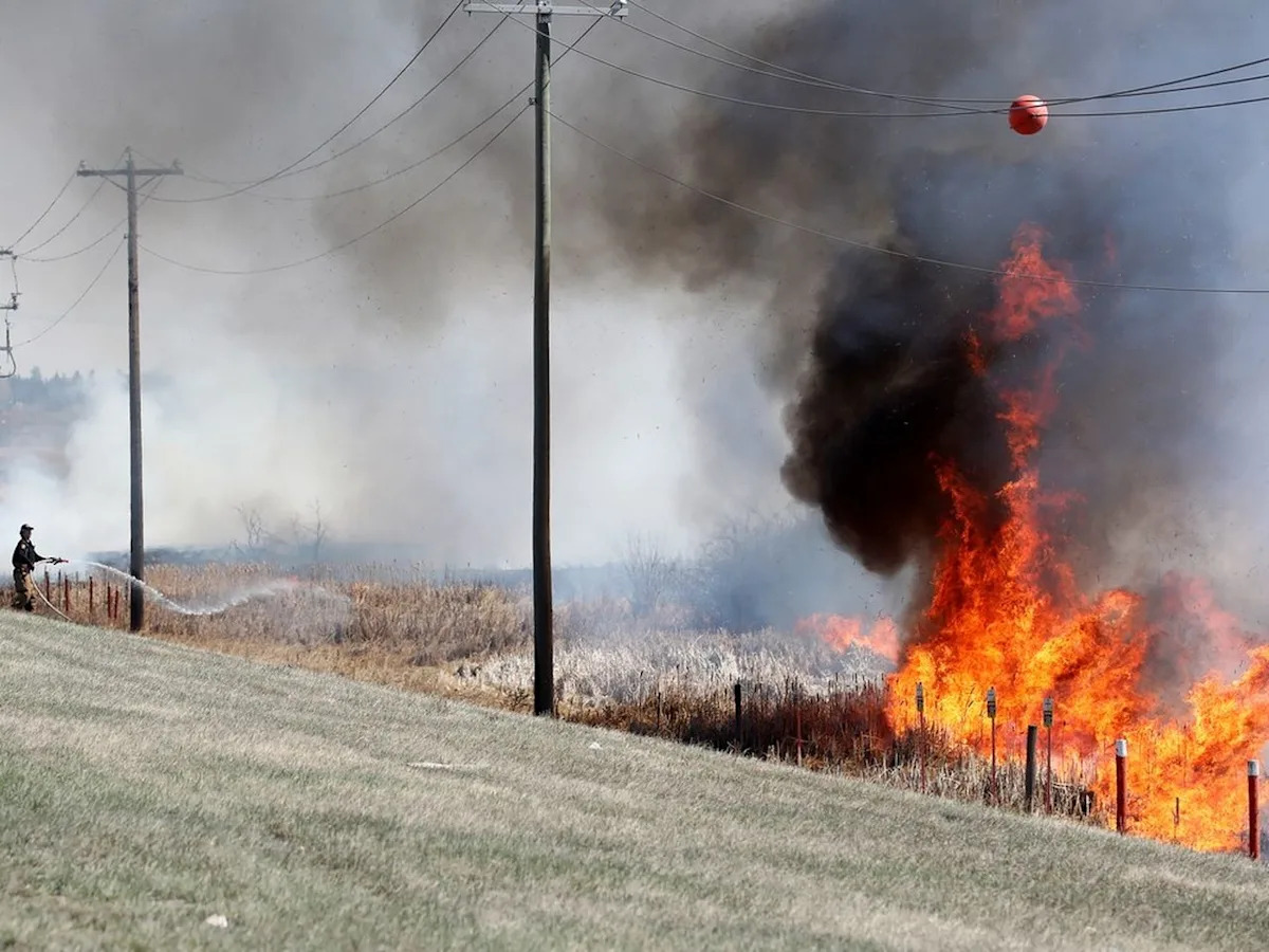 Counties issue fire alerts as Edmonton preps for controlled burn