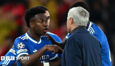 Vinicius Junior in conversation with Jose Mourinho