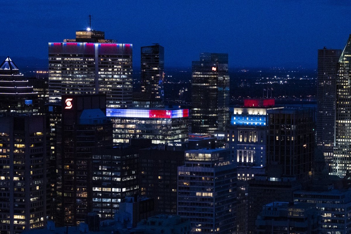 Bleu, blanc, rouge dominates skyline as Habs fever grips Montreal