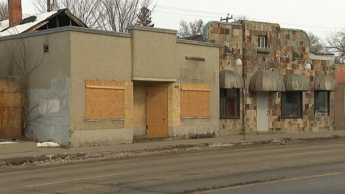 Edmonton, Peace River team up to push province to change rules on derelict commercial properties