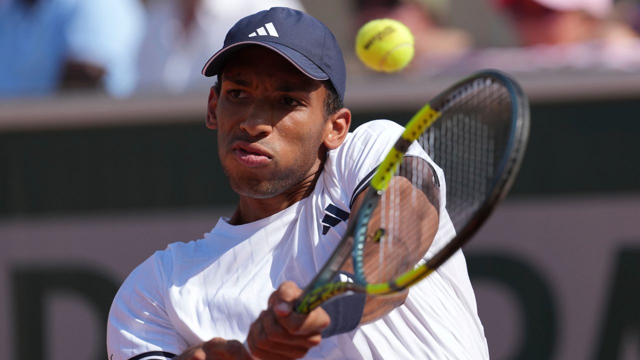 Canada's Auger-Aliassime, Mboko through to third round of French Open