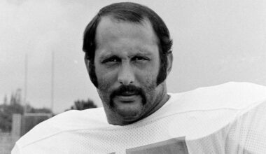 Manny Fernandez, key part of 1972 perfect Dolphins season, dies at 79
