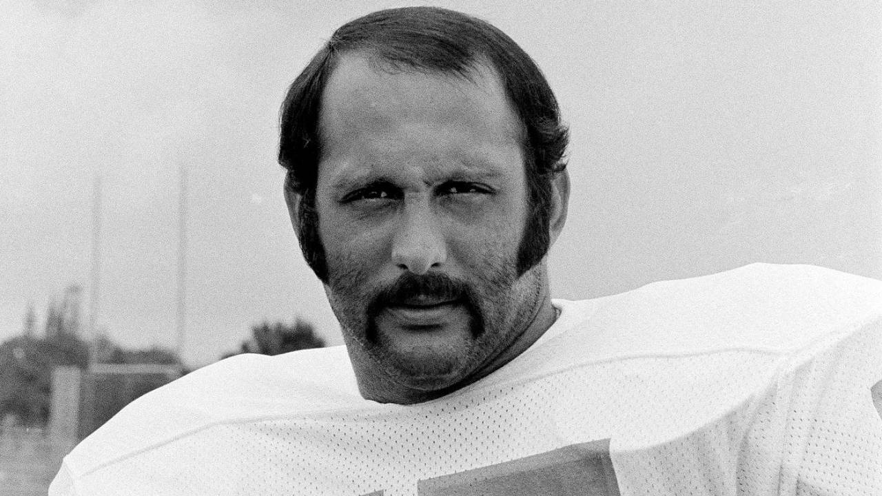 Manny Fernandez, key part of 1972 perfect Dolphins season, dies at 79