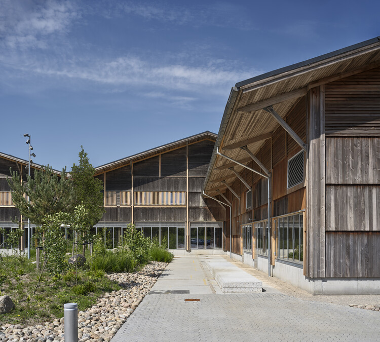 From Warehouse to Innovation Hub: Renovation, Reuse and Human-Centered Design for Lower Environmental Impact - Image 1 of 18