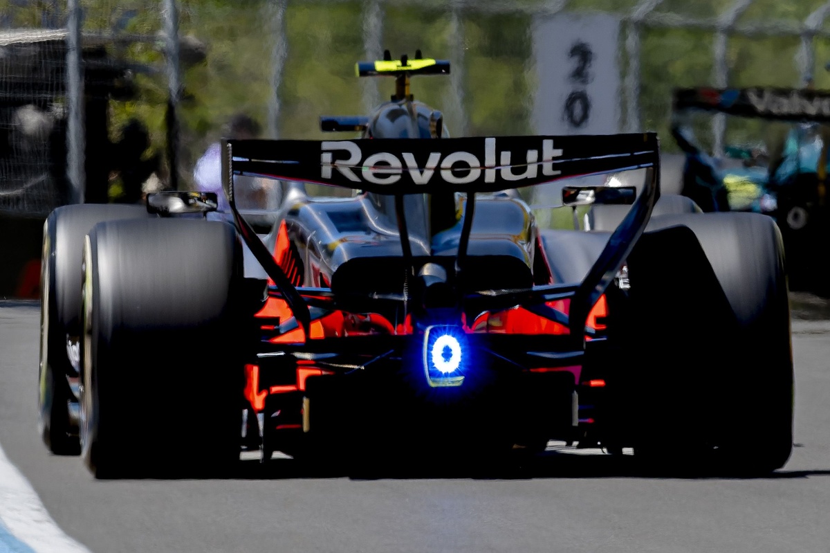 How tweaked LED lights now show engine status on 2026 F1 cars