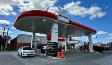 Gas prices in Montreal area could drop by 8 cents Friday