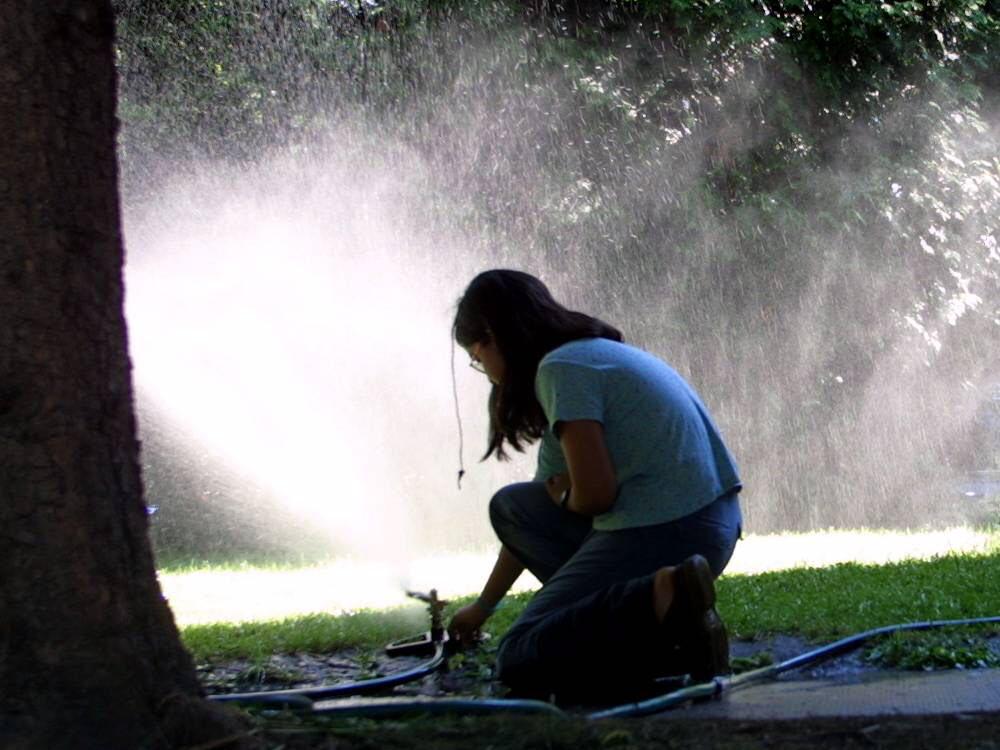 Montrealers asked to cut water usage for the summer as shortage looms