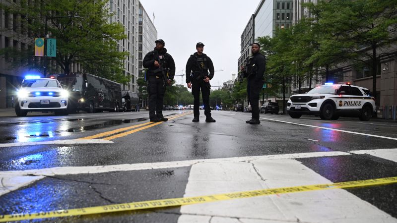 Man killed in shooting outside White House had previous Secret Service arrest, mental health concerns