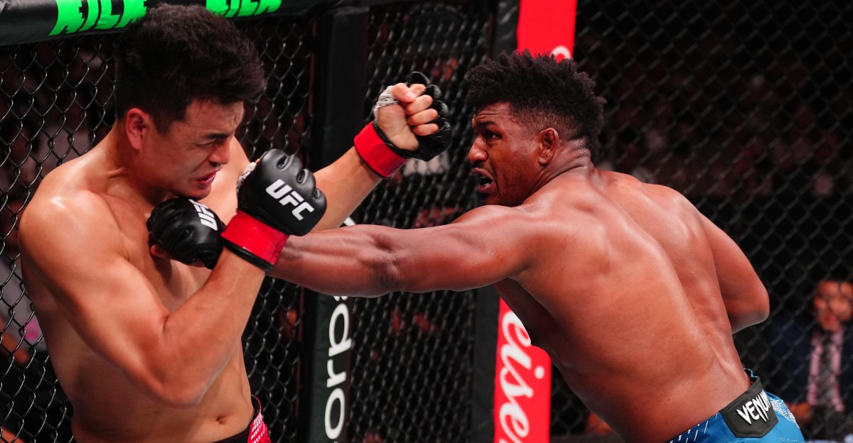 UFC Macau video: Alonzo Menifield blitzes Zhang Mingyang for upset knockout win