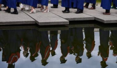 As grads enter tough job market, moving home ‘makes perfect sense’: experts - National