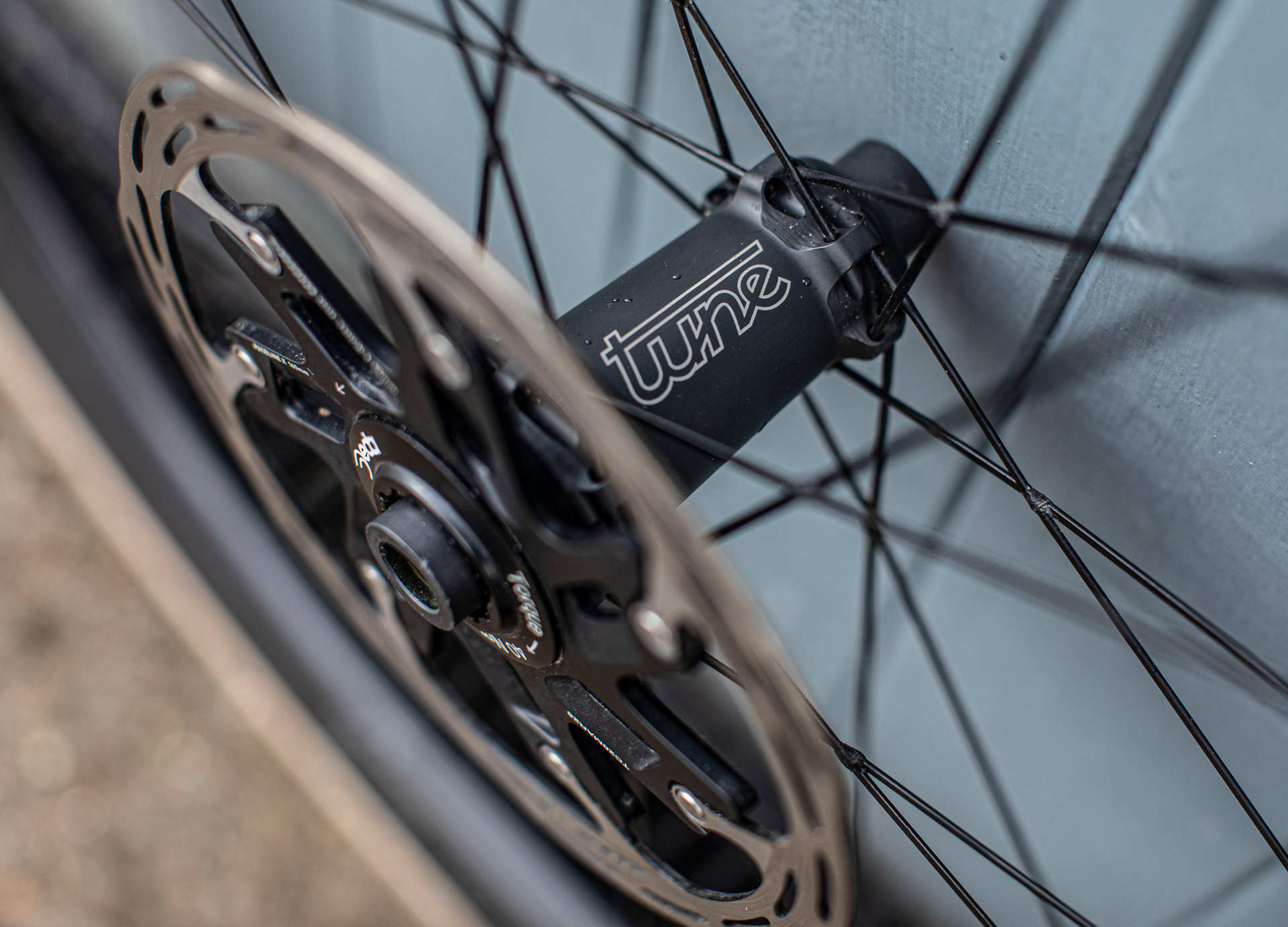 Ac close up of the Tune Yokto 4550 wheels hub