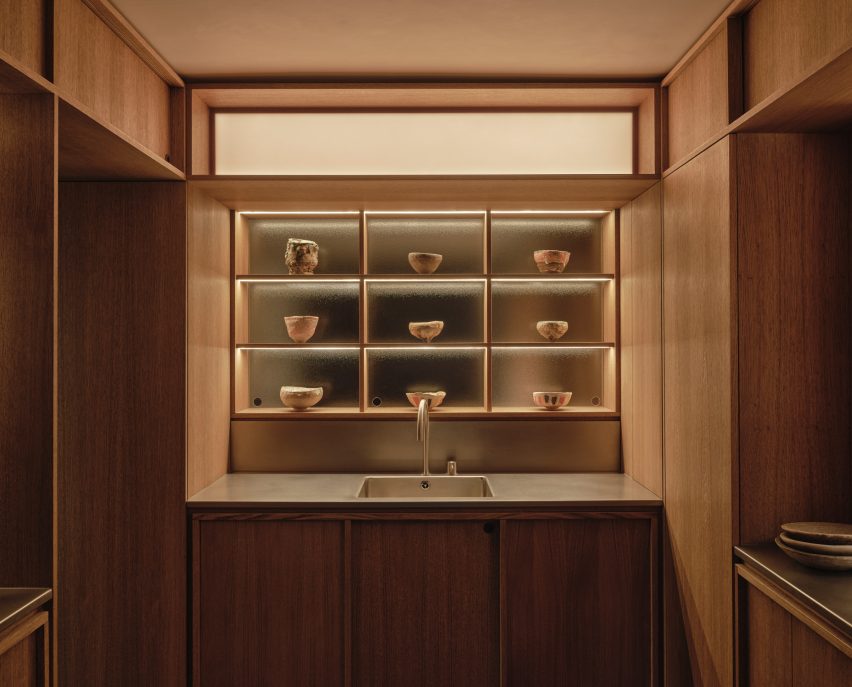 Kitchen with integrated joinery